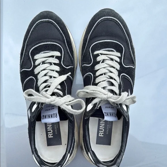 Golden Goose Black and White Sneakers with Signature Style - Picture 4 of 5